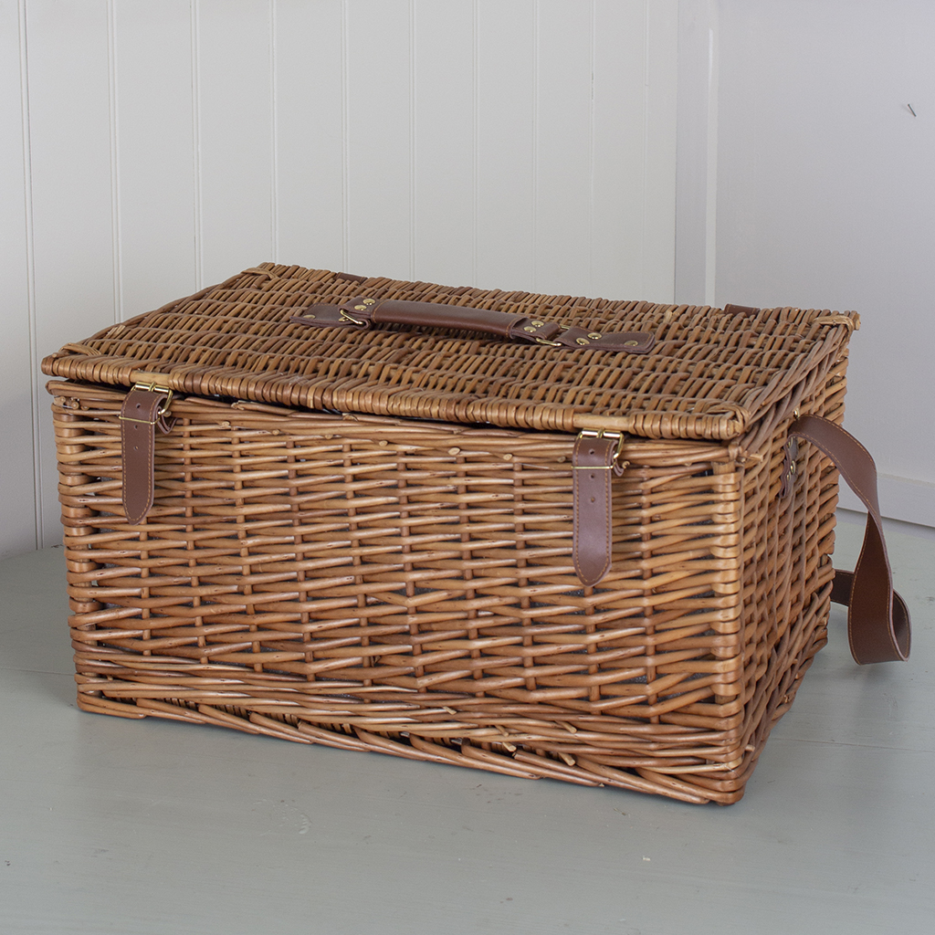 Closed Fitted Picnic Basket